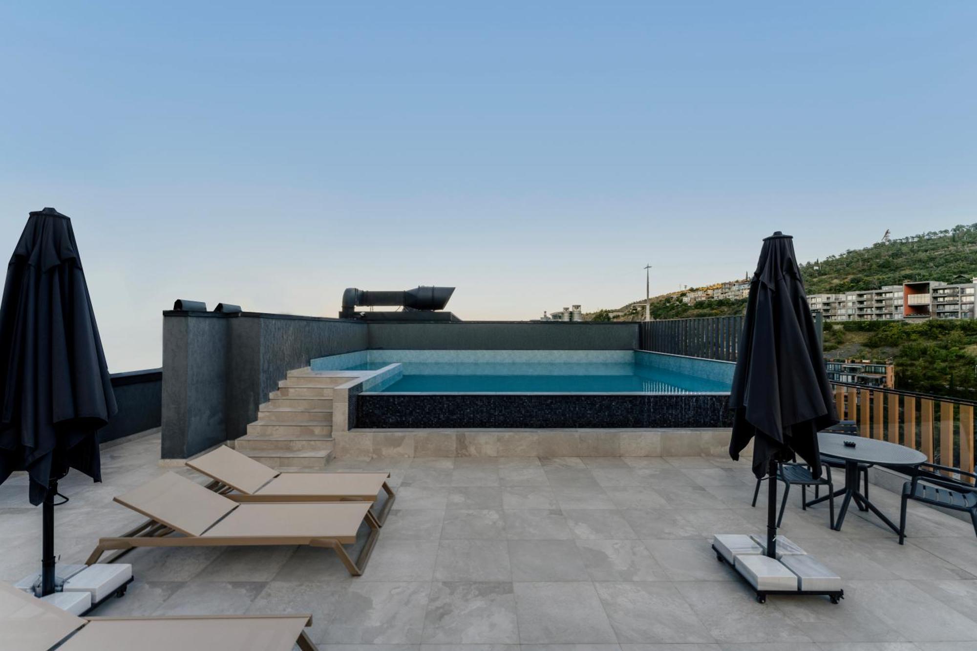 Solridge Aparthotel Tbilisi Exterior foto