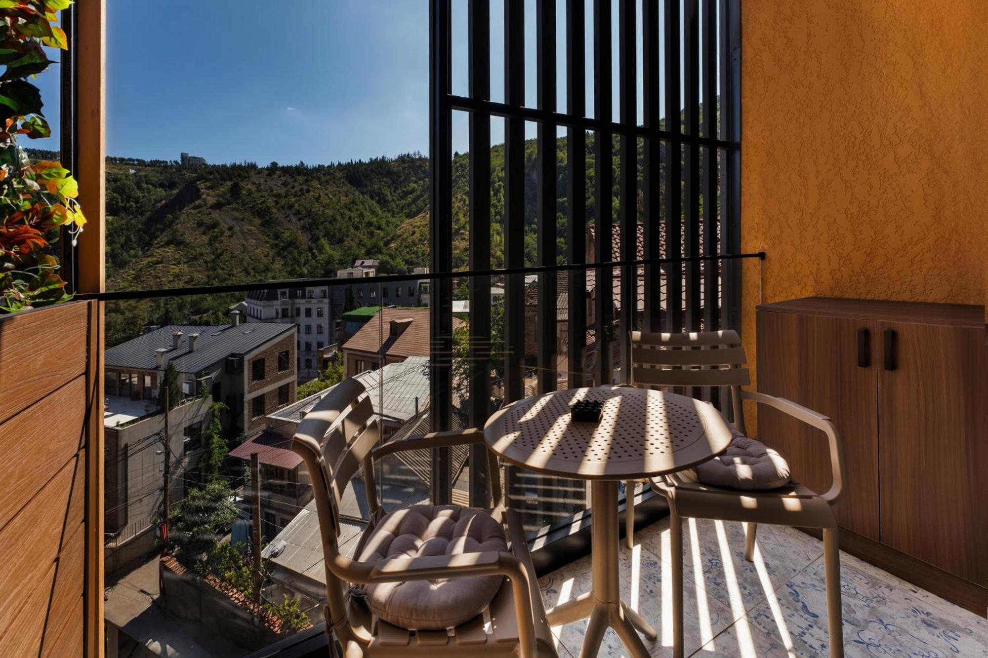 Solridge Aparthotel Tbilisi Exterior foto